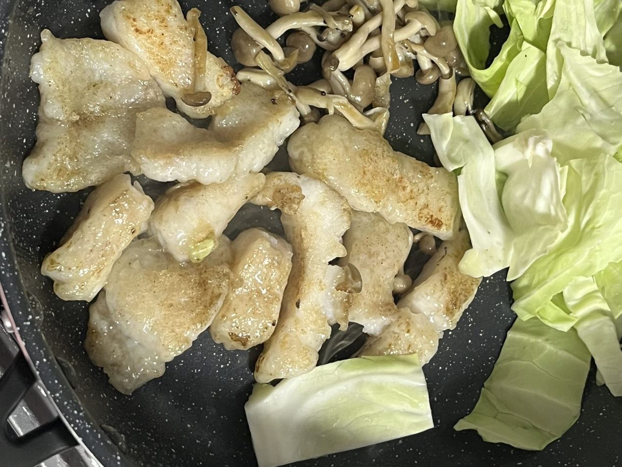 炒めても炒めても「焼けてきた」感じがしない。身はずっと柔らかいまま。