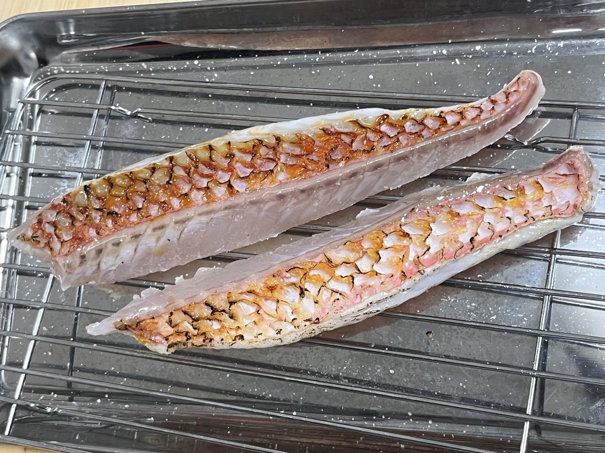 皮目を炙ったオジサン