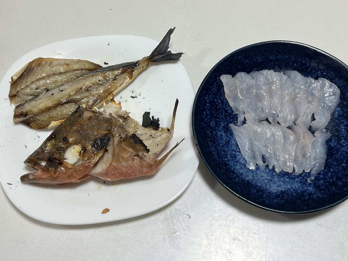 キジハタの刺身と頭カマの塩焼き、マルアジの干物