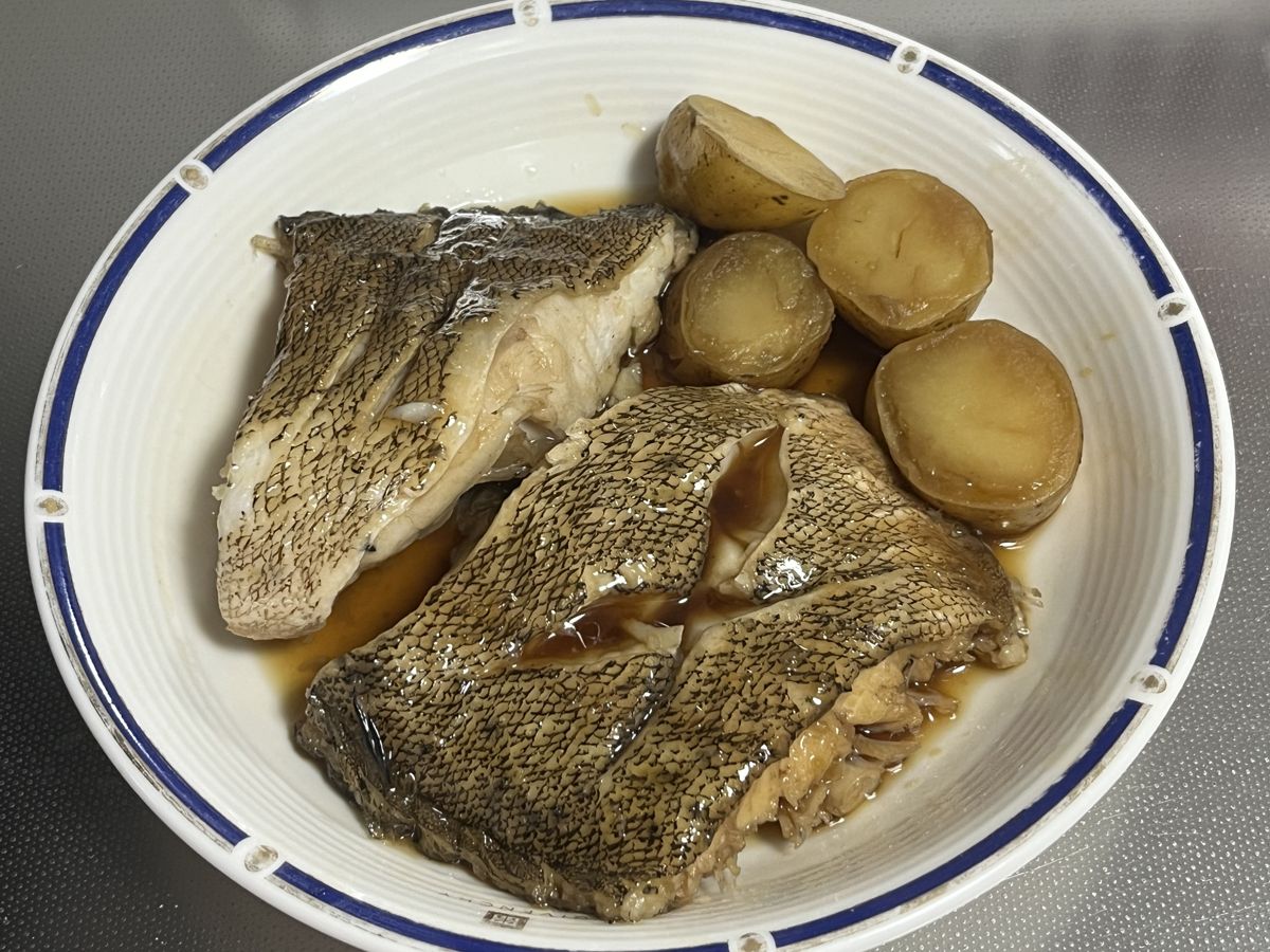 オオモンハタとじゃがいもの煮付け